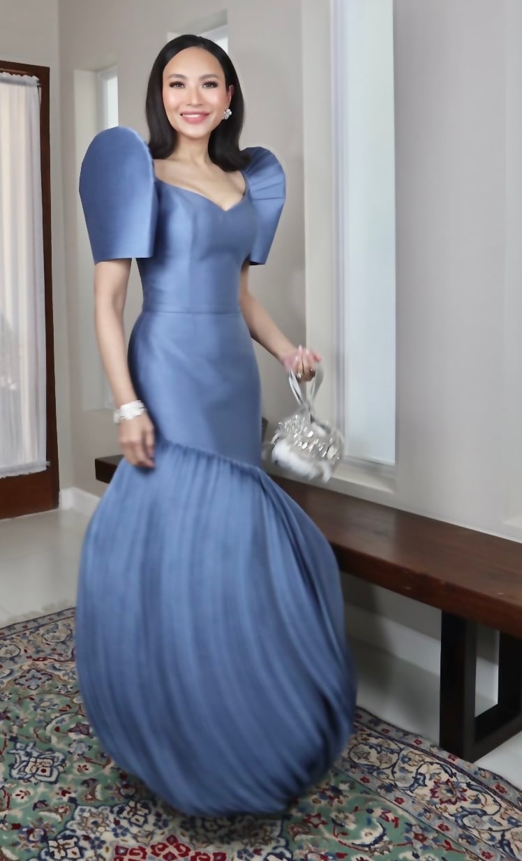 Emily Aglipay in Mark Bumgarner.